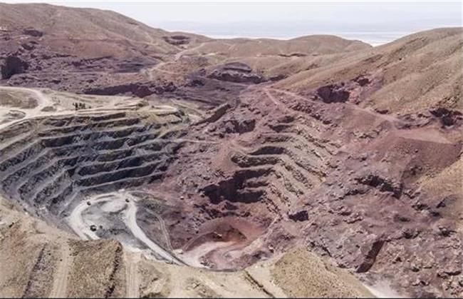 درخشش معادن شرکت آلومینای ایران در نیمه نخست ۱۴۰۴ باعبور از چالش ها