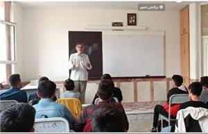 این «آقا معلم» ثروتمندترین آدم روی زمین است!